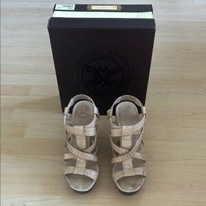 Vintage Modern Vintage Nude Sabbia Platform Wedges Heels